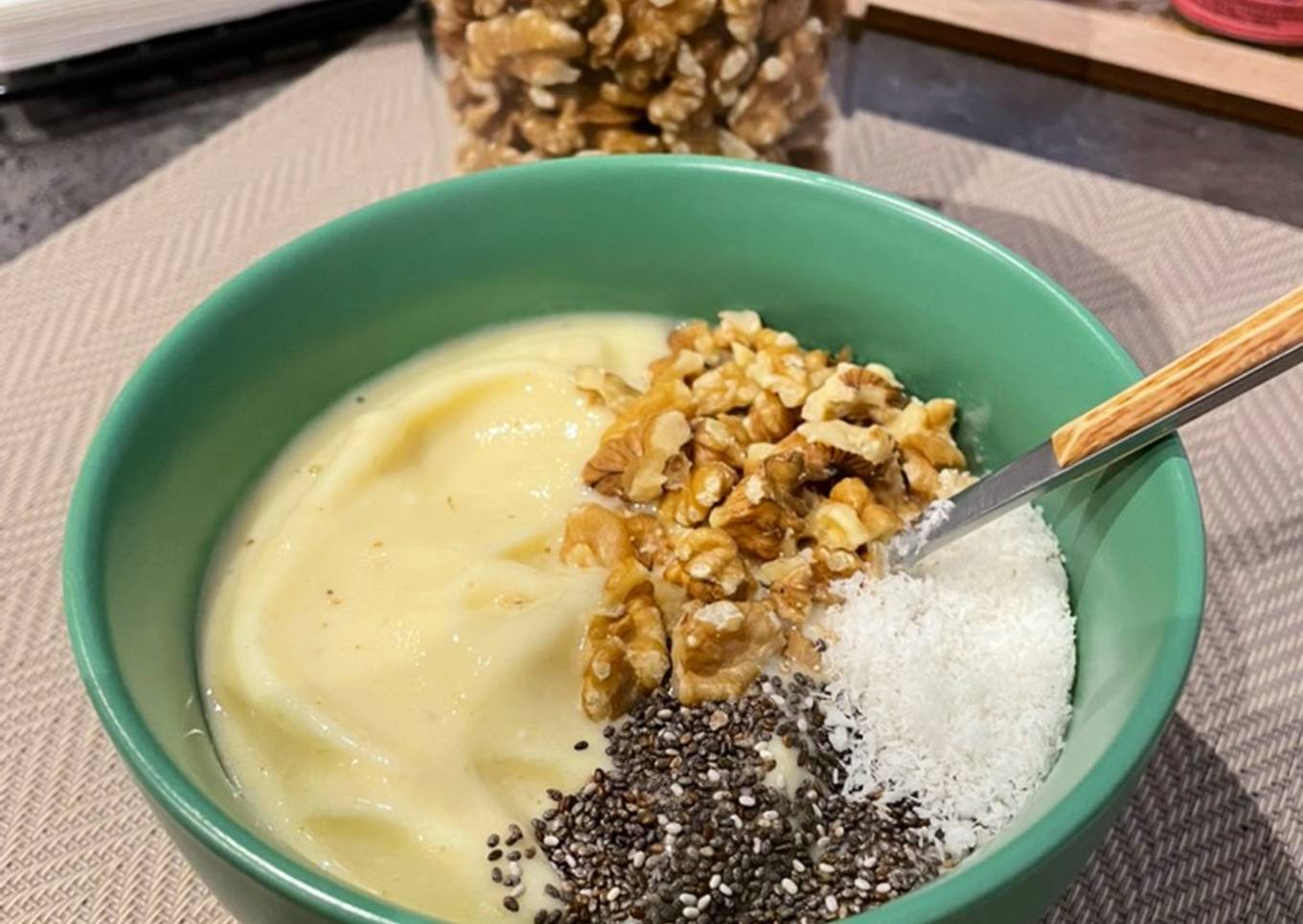 Smoothie Bowl de Piña y Plátano