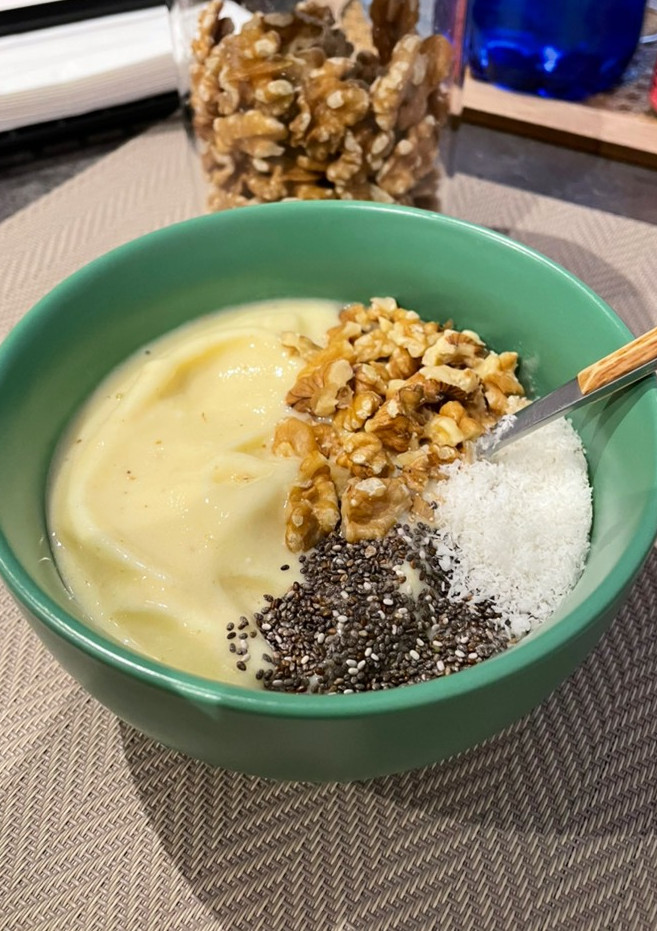Una foto de Smoothie Bowl de Piña y Plátano