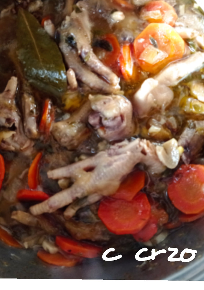 Una foto de Patas de pollo en escabeche