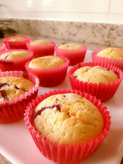 Una foto de Muffins yogurt, arándano & limón