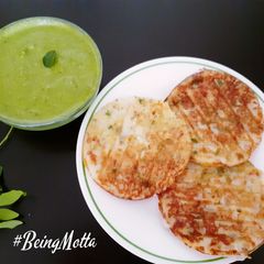 A picture of Poha Pancakes with Curry leaves Chutney.