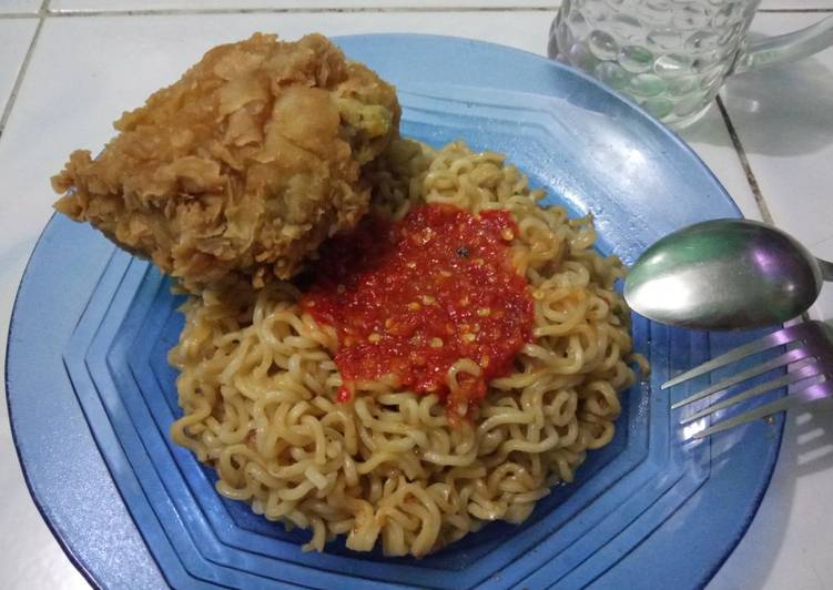  Resep  Mie goreng  penyet  oleh Nyonya Chintya Cookpad