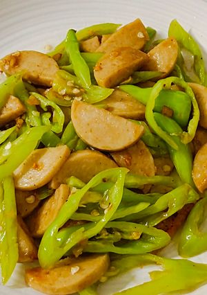 รูปของ "ไก่ยอผัดพริกอ่อน" 🐔🌶️🧄
