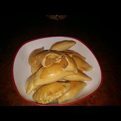 A picture of Baked meat pie.