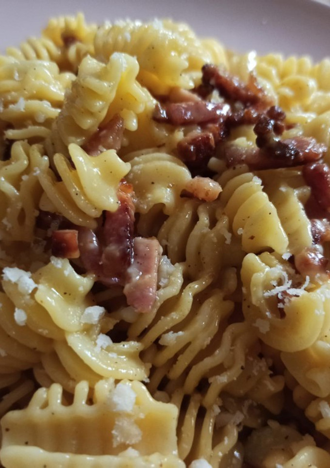 Una foto de Pasta a la carbonara