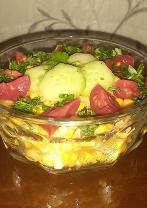 عکسی از دستور سالاد ذرت غذای نپختنی