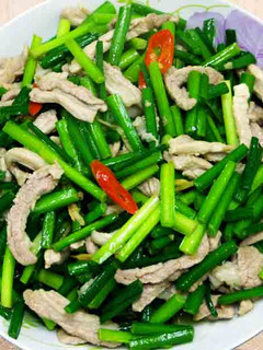 【厚生廚房】韭菜花炒肉絲 的食譜成品照片