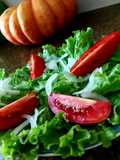 Salada de Alface com tomate e cebolas
