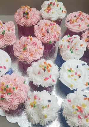 A picture of Yummy cup cakes.
