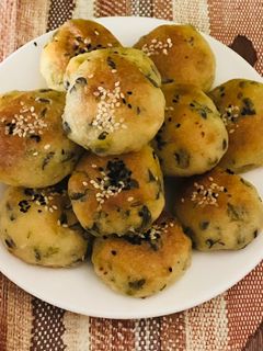 صورة لوصفة فطائر الزعتر الاخضر بالجبنه البيضاء