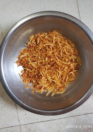બટેટા નો ફરાળી ચેવડો રેસીપી મુખ્ય ફોટો