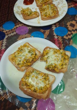 A picture of Open toast sandwich.