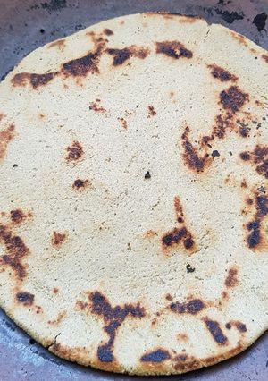બાજરી નો રોટલો કડકડતો(rotlo recipe in gujarati) રેસીપી મુખ્ય ફોટો