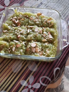 દુધી નો હલવો (Dudhi Halwa Recipe In Gujarati) રેસીપી મુખ્ય ફોટો