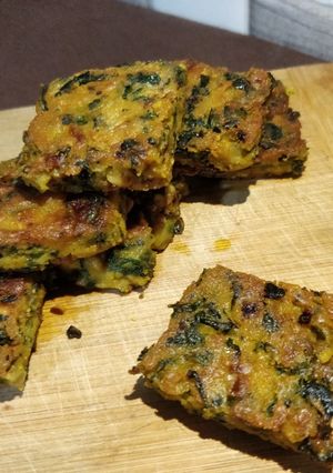 झटपट अळुवडी (aluvadi recipe in marathi) रेसिपी चे मुख्य फोटो 