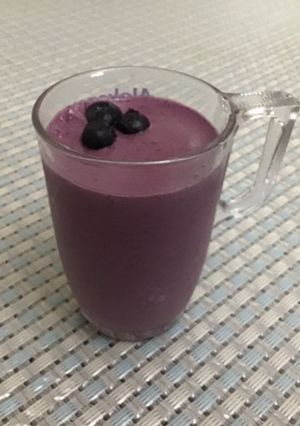 صورة لوصفة سموثي التوت والفراولة 🥤