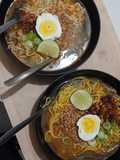 Mie kuah kacang