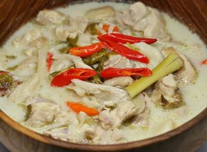Foto resep Tom Kha Gai (Thai Coconut Chicken Soup)