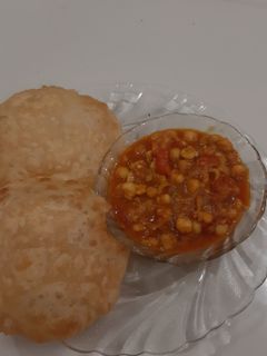 છોલે પુરી (Chhole Puri Recipe In Gujarati રેસીપી મુખ્ય ફોટો