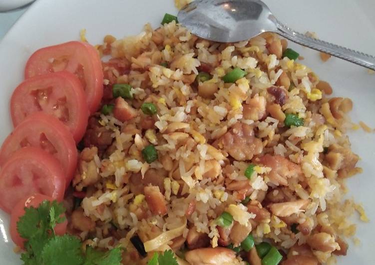 Langkah Mudah untuk Menyiapkan Nasi goreng tempe salmon yang Bisa Manjain Lidah