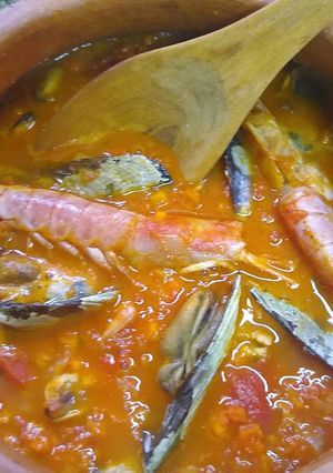 Una foto de Cazuela de mariscos a mi manera