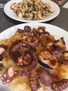 Una foto de Pulpo con patatas