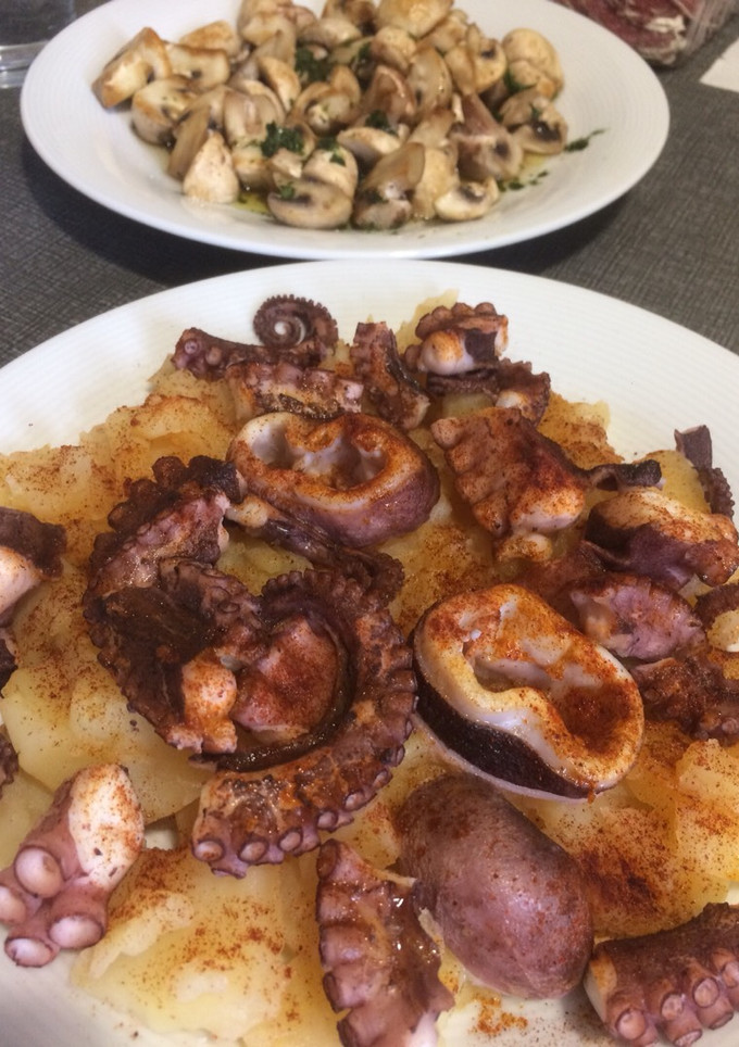 Una foto de Pulpo con patatas