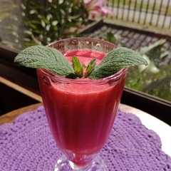 Una foto de Jugo natural de frambuesa con limón