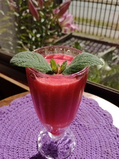 Una foto de Jugo natural de frambuesa con limón