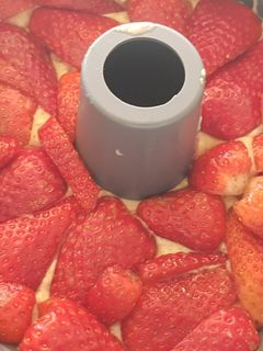 Una foto de Bizcocho integral de fresas y arándanos, sin azúcar. Thermomix