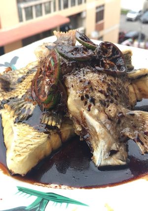 A picture of Fried Fish In Lime Soy Sauce.