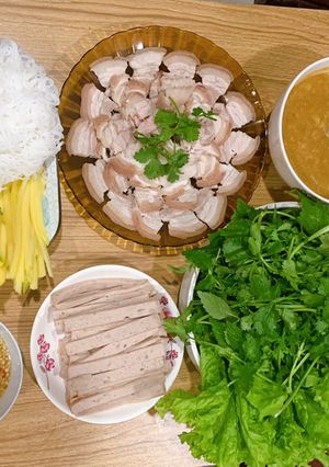 Hình của món Bánh tránh cuốn thịt heo.