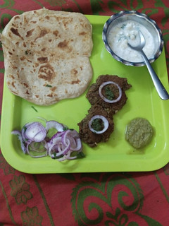 काले चना लौकी कबाब पराठा (Kale Chana lauki kabab paratha recipe in Hindi) रेसिपी मुख्य फोटो