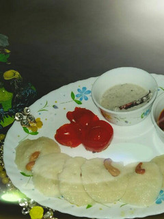 A picture of #bandhan rava idli sambar coconut chutni.
