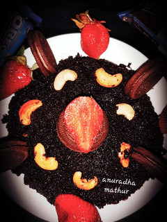 कड़ाई ओरियो बिस्कुट केक-Kadai Oreo Biscuit cake receipe in hindi) रेसिपी मुख्य फोटो