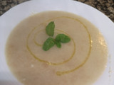 Sopa de Pan con menta