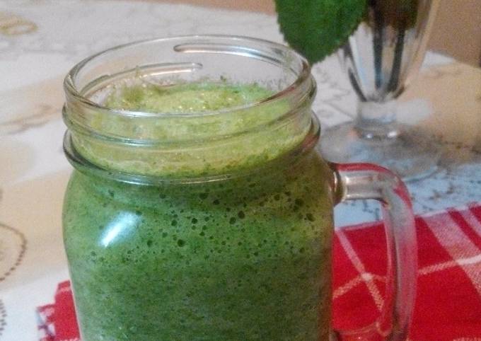 Bagaimana Membuat Simple Green Smoothies yang Enak Banget
