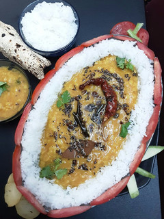 તડકા દાલ અને રાઈસ(Tadka Dal n Rice Recipe in Gujarati) રેસીપી મુખ્ય ફોટો