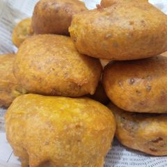 A picture of Chicken Aloo Bonday.