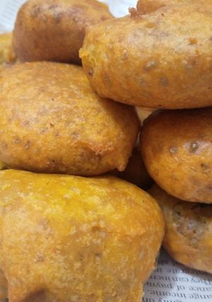 A picture of Chicken Aloo Bonday.
