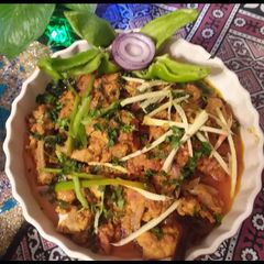 A picture of Sindhi chicken dahba style karia 😋😋😋.