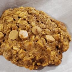 A picture of Pumpkin Oatmeal Scotchies.