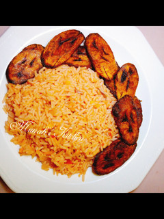 A picture of Simple jollof rice/ fried plantain.