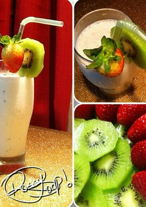 Una foto de Batido de kiwi y fresas