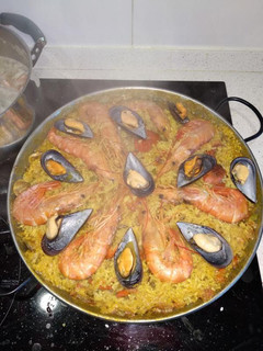 Una foto de Paella de marisco