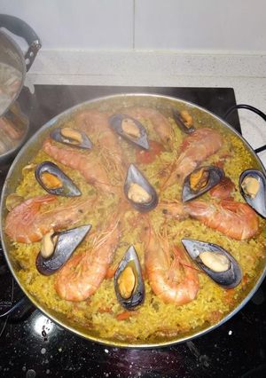 Una foto de Paella de marisco