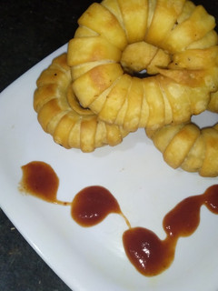 रिंग समोसा (Ring samosa recipe in Hindi) रेसिपी मुख्य फोटो