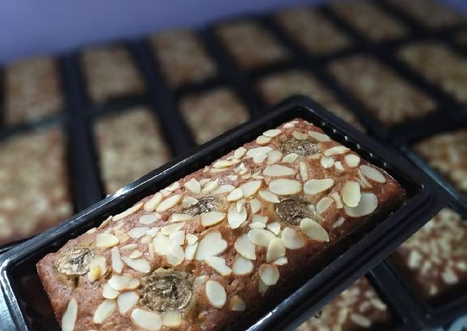 Cara Gampang Menyiapkan Banana moist cake Anti Gagal