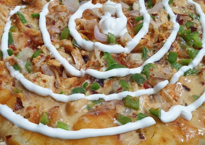 Tandoori malai chicken pizza in Fry pan