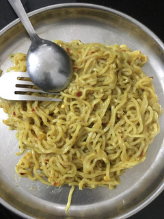 તડકા મેગી (Tadka Maggi Recipe In Gujarati) રેસીપી મુખ્ય ફોટો